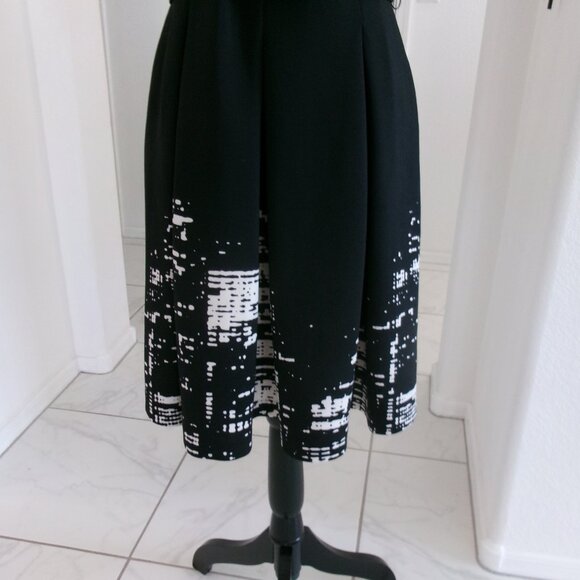 Elie Tahari CITY SCAPE Graphic Print Short Sleeve Dress Stretch 8 Black Whit - Picture 4 of 16